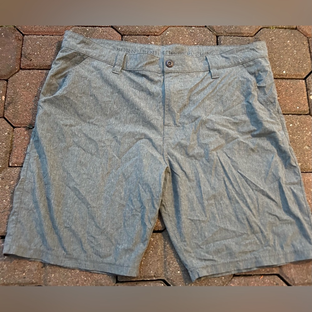 PRANA men’s size 36 grey outdoor exploring  shorts